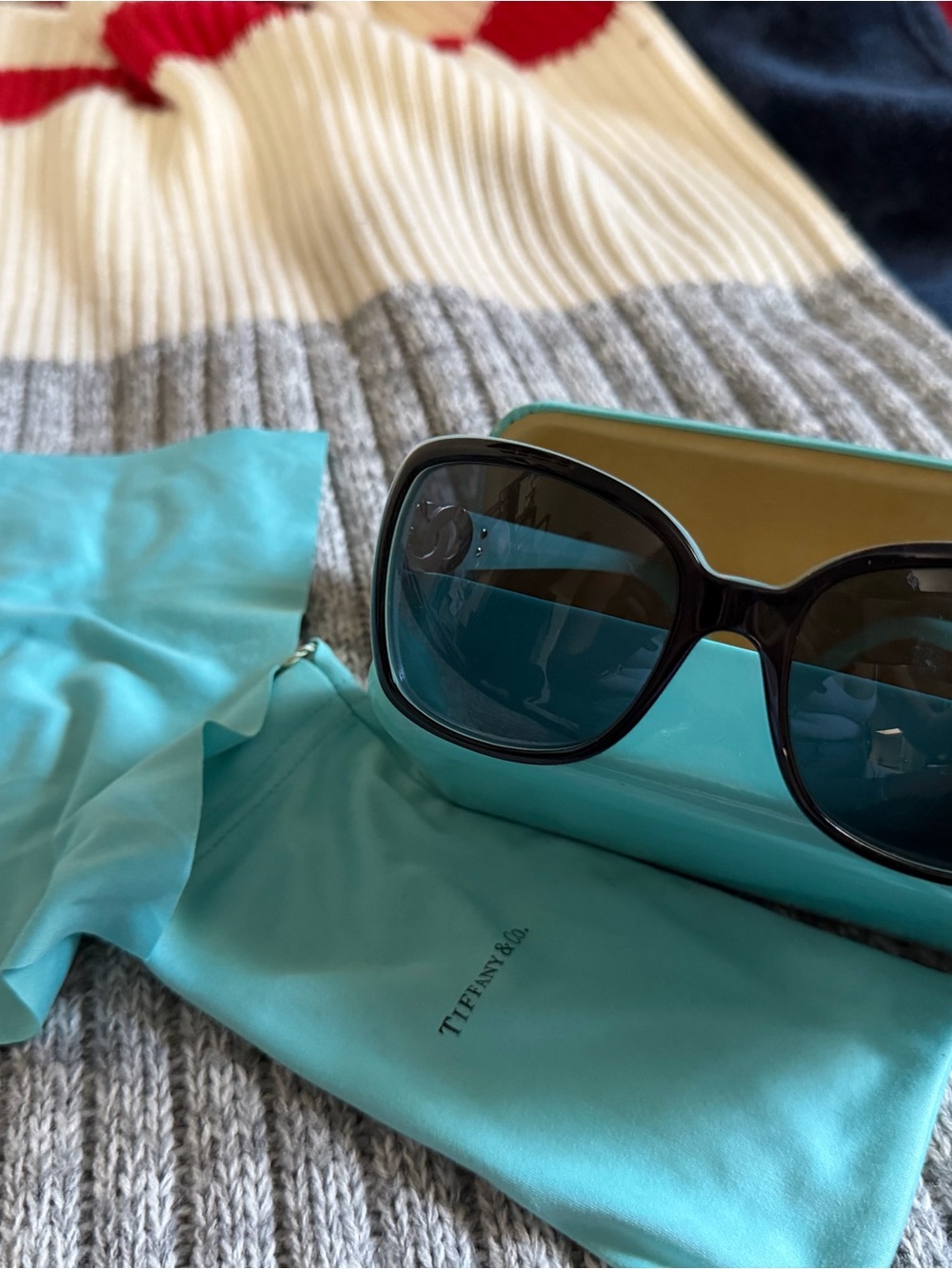 Tiffany & Co. Black Oversized Sunglasses with Signature Tiffany Blue Case